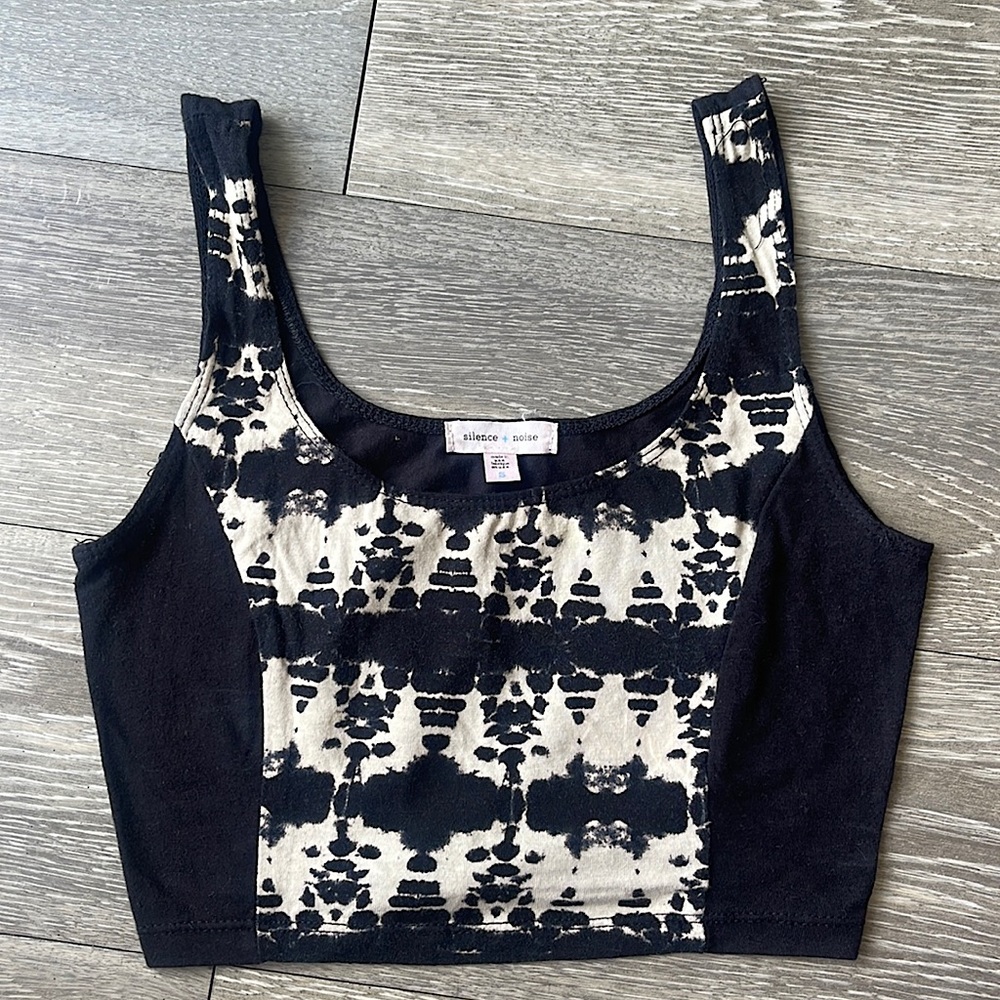 Silence + noise tie dye crop top cream and black, small from urban outfitters